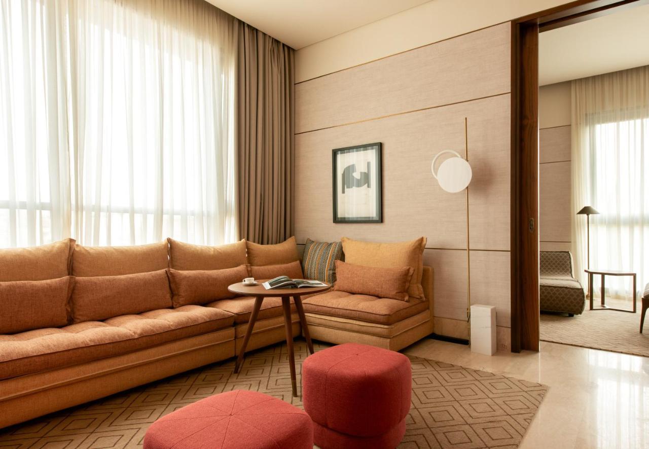Shirvan Hotel City Yard Джидда Екстер'єр фото A living room at the hotel