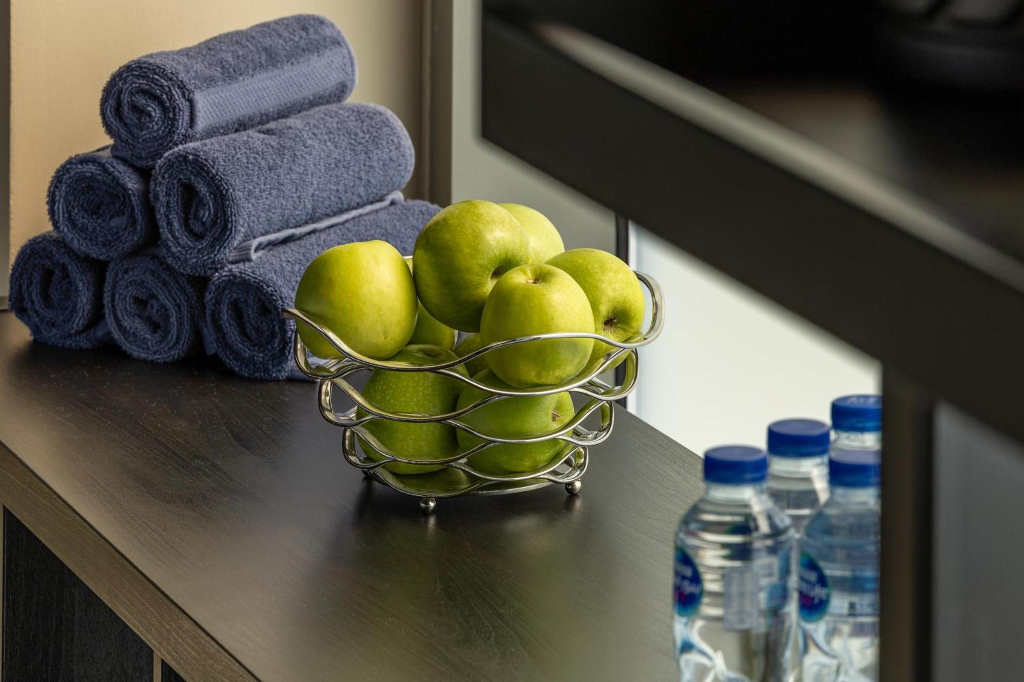 Shirvan Hotel City Yard Джидда Екстер'єр фото A basket of apples