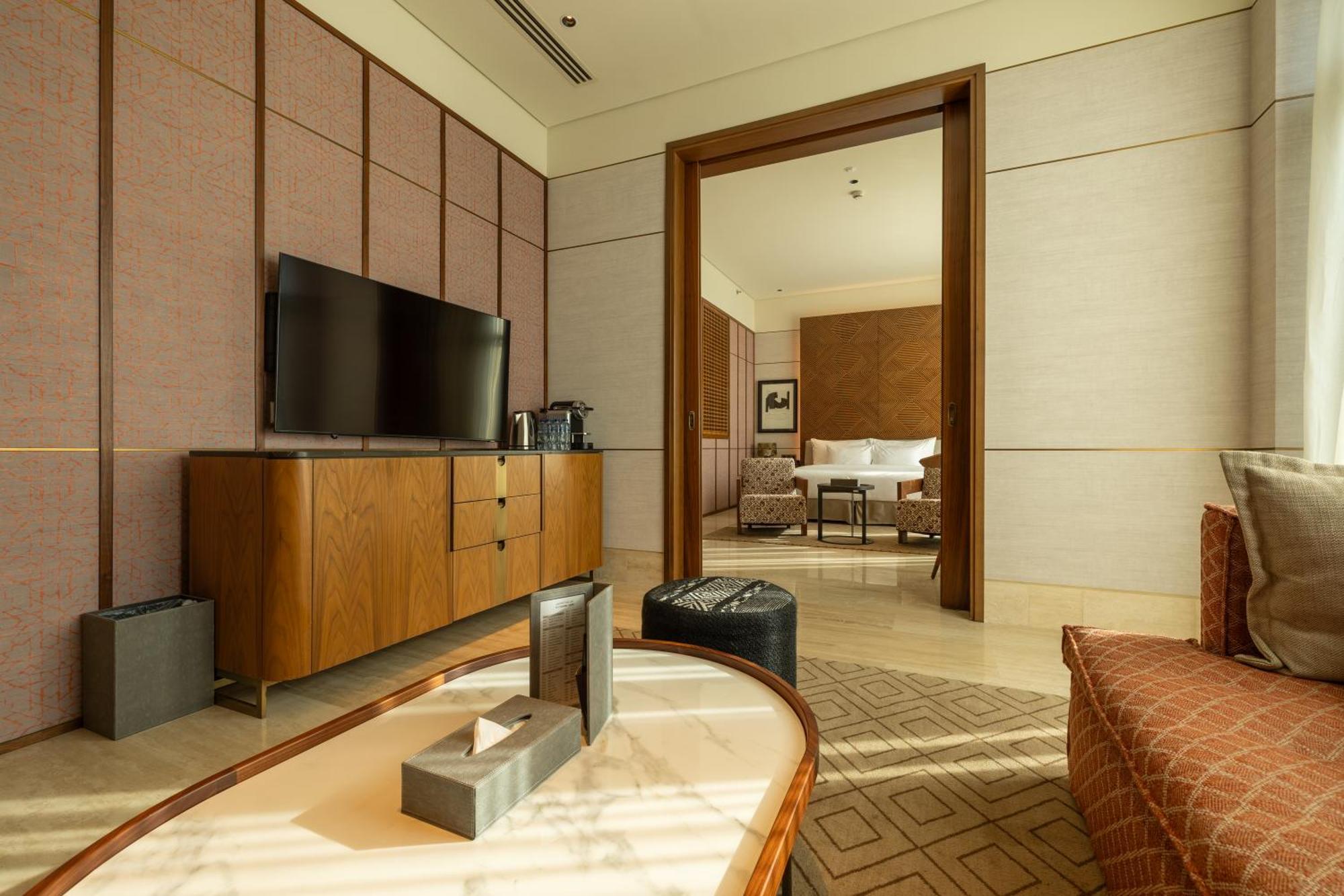 Shirvan Hotel City Yard Джидда Екстер'єр фото A suite at the Ritz-Carlton, Dubai
